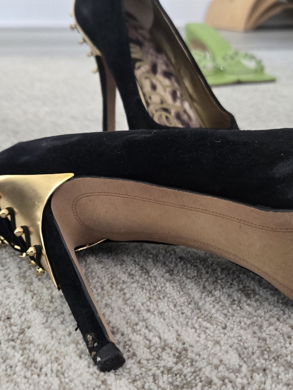 Sam Edelman Women's Evan Pumps Black With Gold Corset Heel Details Size 7M - Picture 2 of 4
